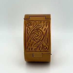 Bakelite Butterscotch Carved Rose Motif Hinged Bracelet circa 30’s 40’s